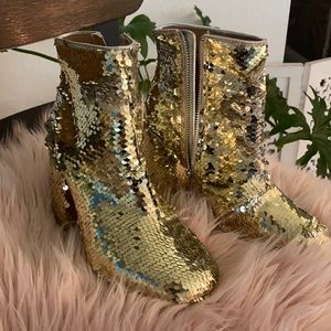 Gorgeous golden luxurious sequin booties!